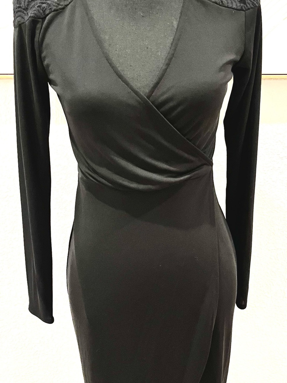 Forever 21 Black Long-Sleeve Wrap Dress
